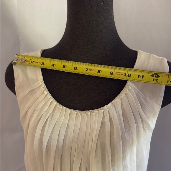 Elegant Flowy Vintage Cream Sleeveless Dress - Picture 8 of 9